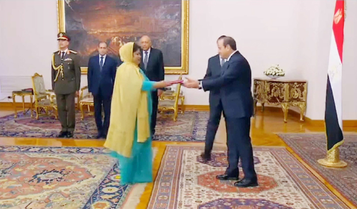 Bangladesh ambassador presents credentials to Egyptian president