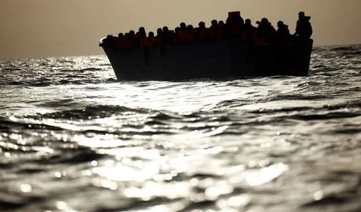 60 migrants feared dead off Libya coast after boat sinks