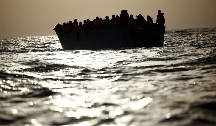 More than 60 migrants feared drowned off Libya