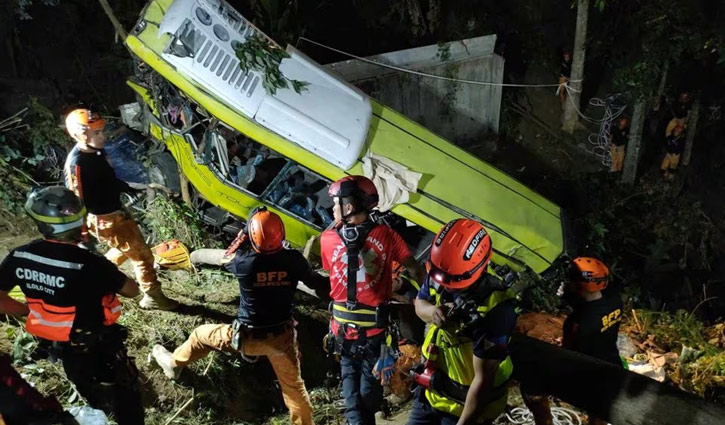 16 killed as Philippines bus falls off ravine