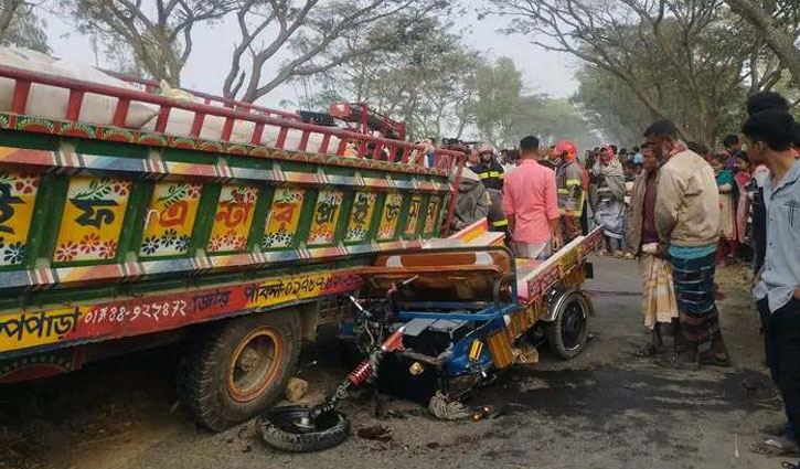 Three-wheeler, auto-rickshaw collision kills two in Sirajganj