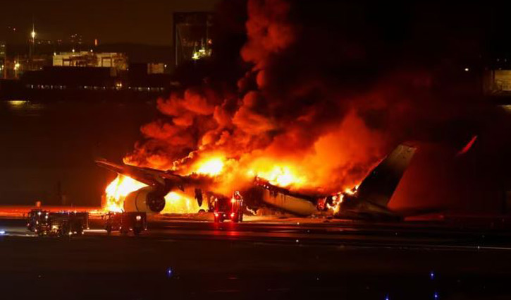 5 killed as plane catches fire in Japan