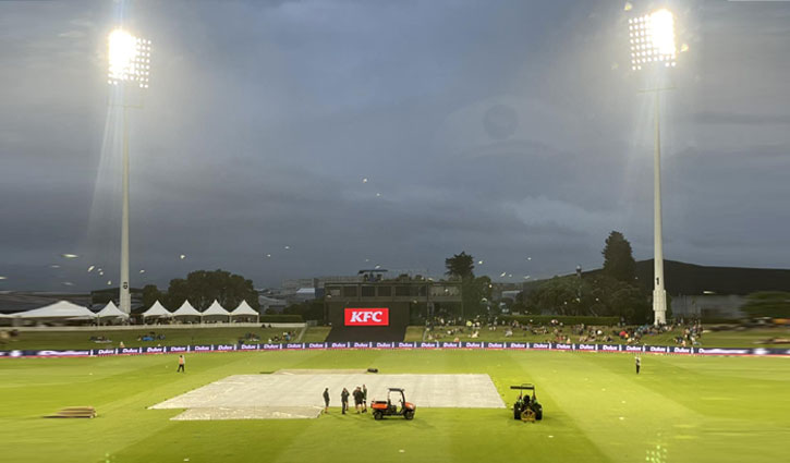 Rain stops play after 11 overs