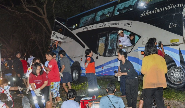 14 killed as bus hits tree in Thailand