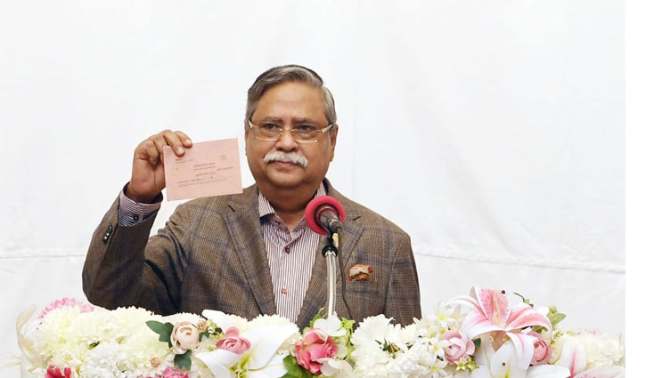 President casts vote thru postal ballot