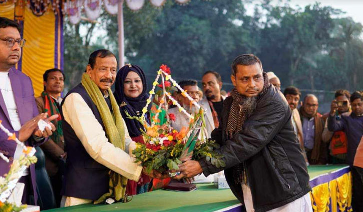 সমাজকল্যাণমন্ত্রীকে ফুল দিয়ে লাঙ্গল-ঈগলের ২৫০০ নেতাকর্মী নৌকায় 