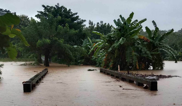 রাঙামাটিতে টানা বৃষ্টিতে জনজীবন বিপর্যস্ত