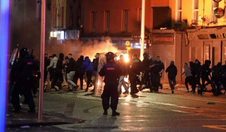 Violent clashes break out in Dublin after knife attack