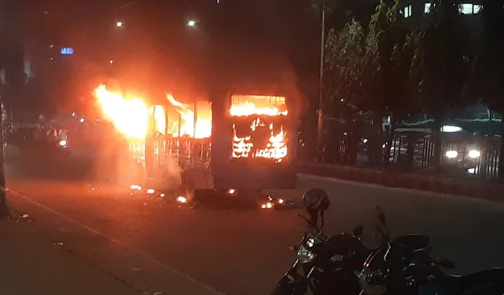 Two buses set on fire in capital