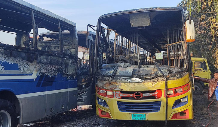 3 buses torched in Natore