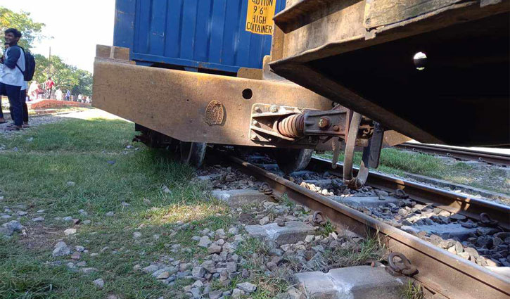 Container train derailed in Brahmanbaria