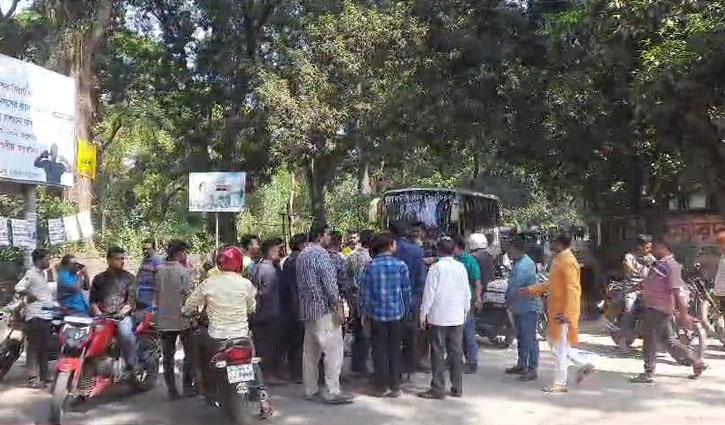 টাঙ্গাইলে অবরোধ বিরোধী মিছিলে দু-গ্রুপে সংঘর্ষ, আহত ৩