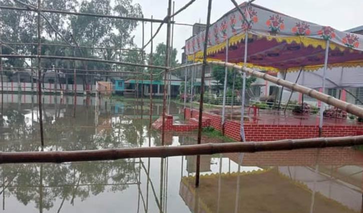 সভাস্থলে পানি, দুর্যোগ প্রতিমন্ত্রীর সভা পণ্ড