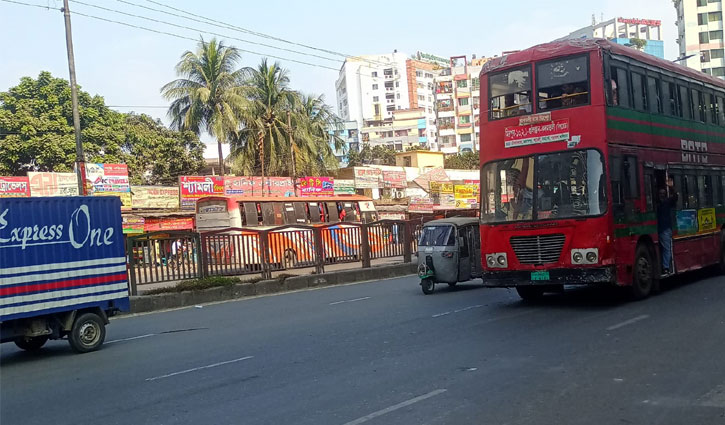 রাজধানীতে গণপরিবহন চলাচল বেড়েছে, যাত্রী কম