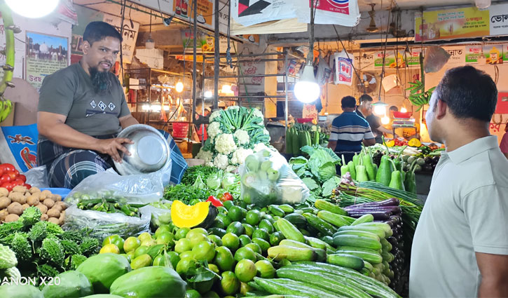 Vegetable prices drop slightly in Dhaka