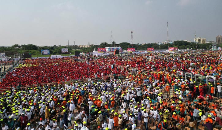 Huge crowds at Kawla rally, PM at stage