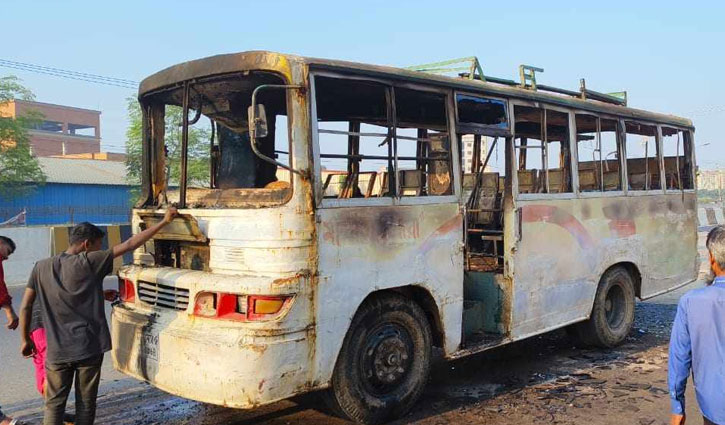 Bus set on fire in Gazipur 