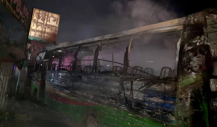 Bus torched in capital’s Shanirakhra