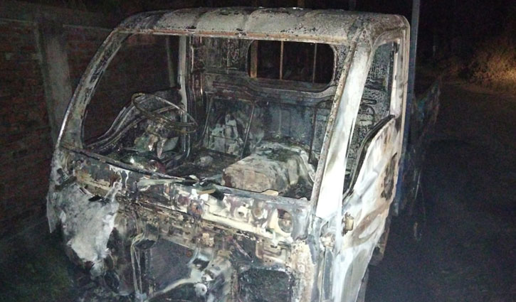 Truck, pickup-van torched in Gazipur