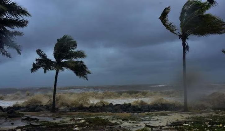 Cyclone Hamoon approaching coast, signal no 4 issued