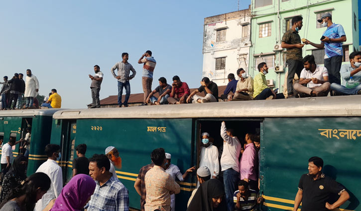 Leaders, activists heading to Dhaka on trains