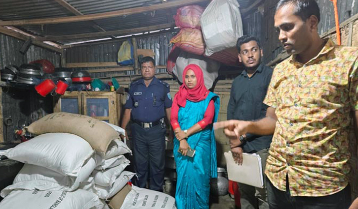 ইউপি চেয়ারম্যানের ভাইয়ের রান্না ঘরে মিলল ১৩৫ বস্তা সরকারি চাল