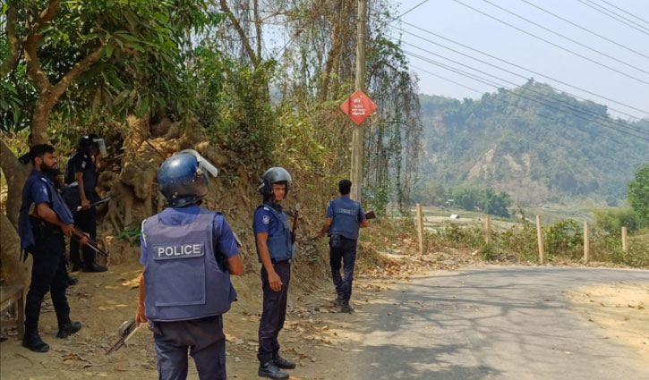 বান্দরবানে ৫ কেজির বেশি চাল বহনে লাগছে পুলিশের অনুমতি 