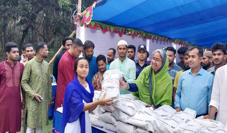 ১২৮ রোগীকে অনুদানের চেক হস্তান্তর করলেন ডা. দীপু মনি