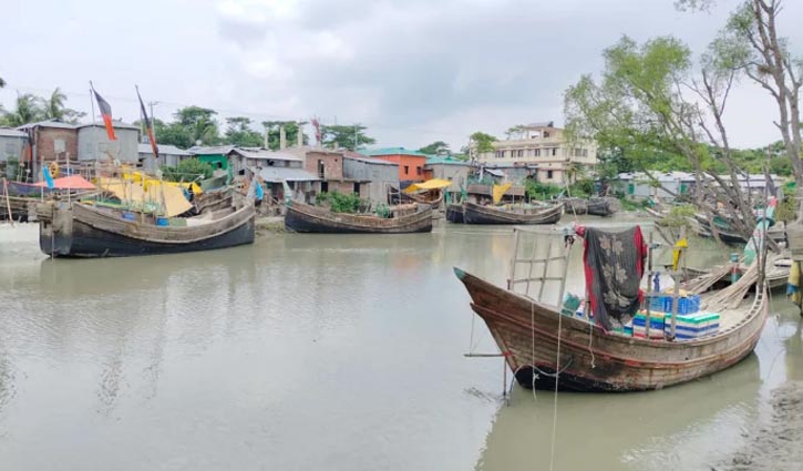 সোমবার থেকে ৬৫ দিন সমুদ্রে মাছ ধরায় নিষেধাজ্ঞা