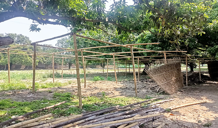 প্রস্তুত হচ্ছে আড়ৎ, শিগগিরই জমবে কানসাটের আমবাজার