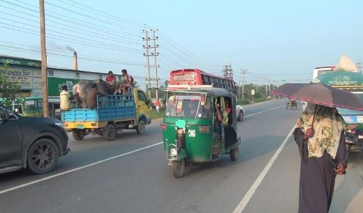 সড়কে বেপরোয়া তিন চাকার যান, বাড়ছে দুর্ঘটনা