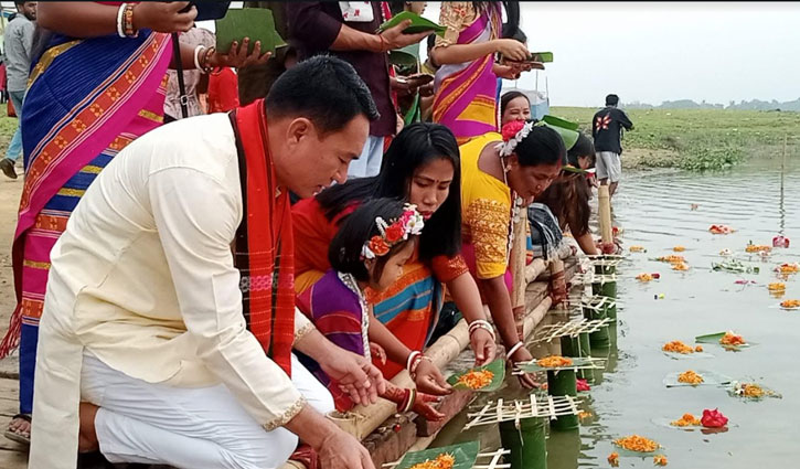 Boisabi festival begins floating flowers in Kaptai Lake