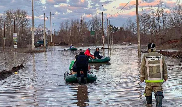 Floods hit Russia