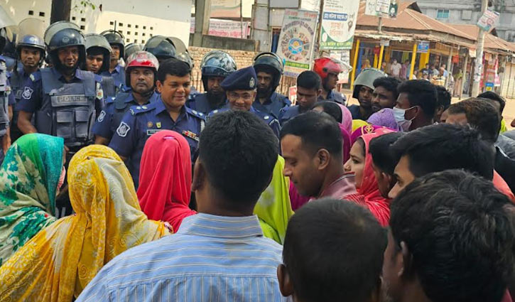 বেতন বোনাসের দাবিতে গাজীপুরে শ্রমিকরা আজও বিক্ষোভে