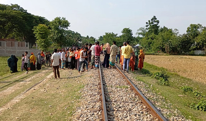 ‘কলিজার সন্তান রেখে গেলাম’ লিখে ট্রেনের নিচে ঝাঁপ