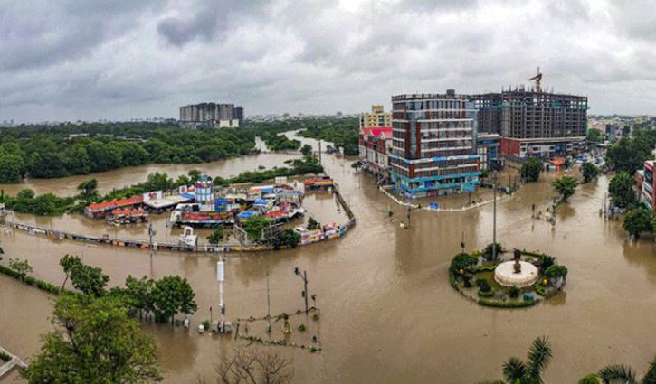 গুজরাটে বন্যা পরিস্থিতির অবনতি 