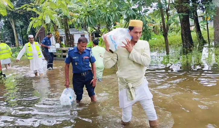 নোয়াখালীতে বন্যার অবনতি, পানিবন্দি ২১ লাখ মানুষ