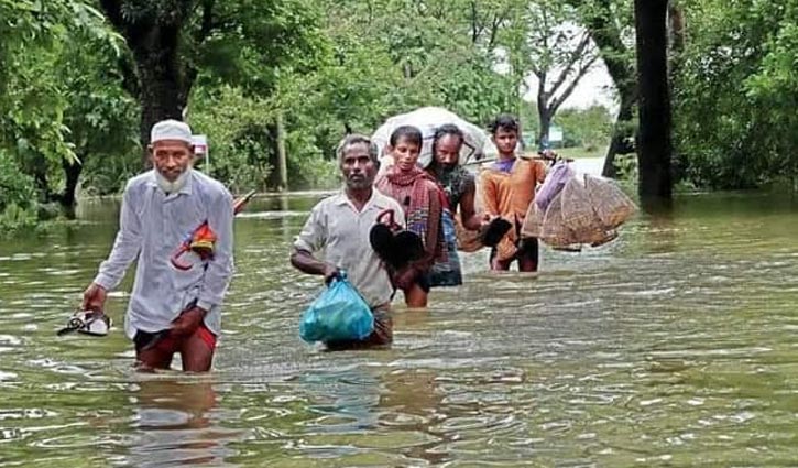 নোয়াখালীতে বন্যা পরিস্থিতির অবনতি, প্রত্যন্ত এলাকায় পৌঁছায়নি সহায়তা