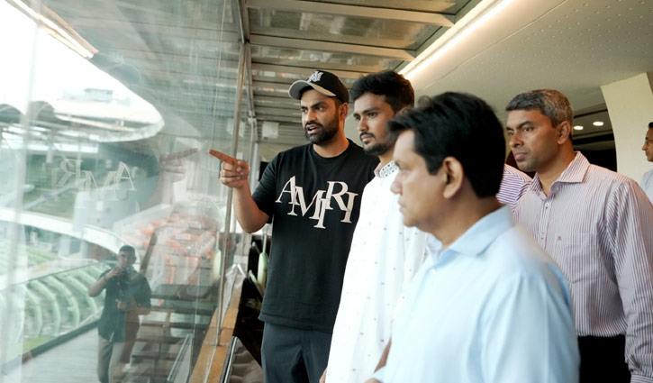 Sports adviser visits BCB with Tamim