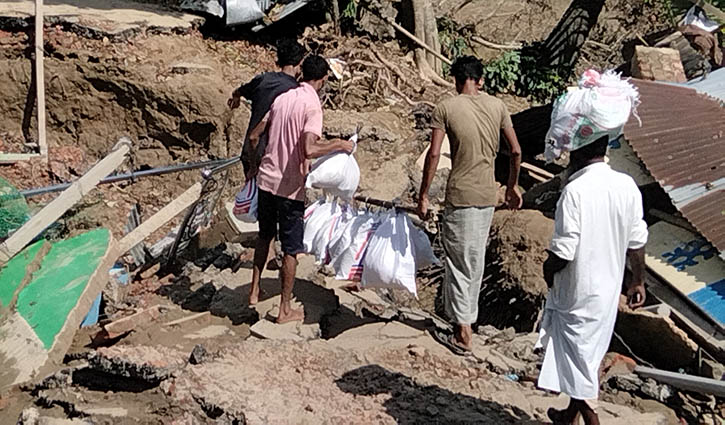 এলাকায় লাপাত্তা জনপ্রতিনিধিরা, ত্রাণ বিতরণে সমন্বয়হীনতা