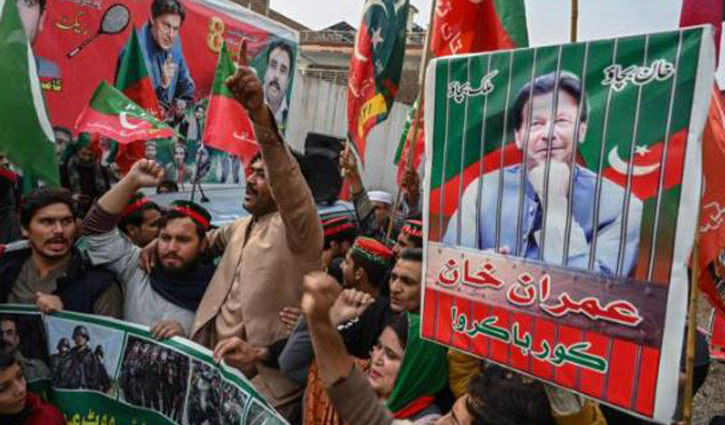 Imran Khan’s PTI-backed candidates leading in Pakistan polls