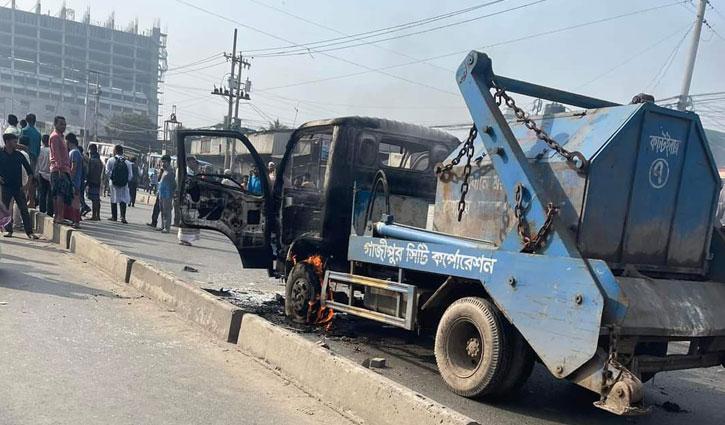 Vehicular movement on Dhaka-Mymensingh highway begins after 4 hrs