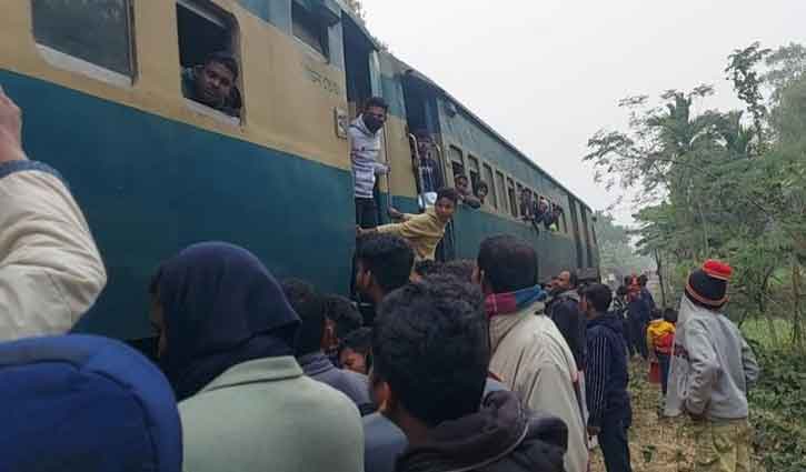 দশম শ্রেণির শিক্ষার্থীর কারণে রক্ষা পেলেন শতাধিক ট্রেন যাত্রী