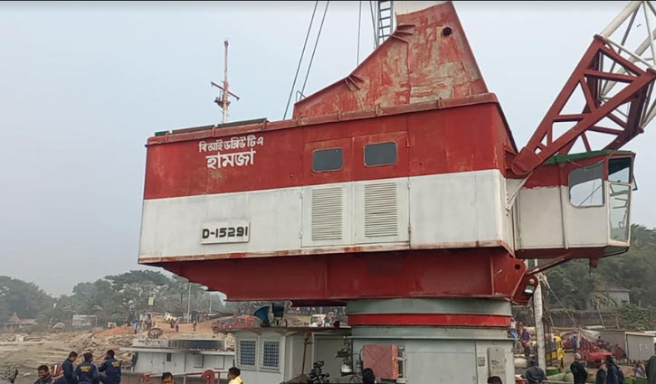 ফেরি ডুবি, পৌঁছায়নি উদ্ধারকারী জাহাজ প্রত্যয়