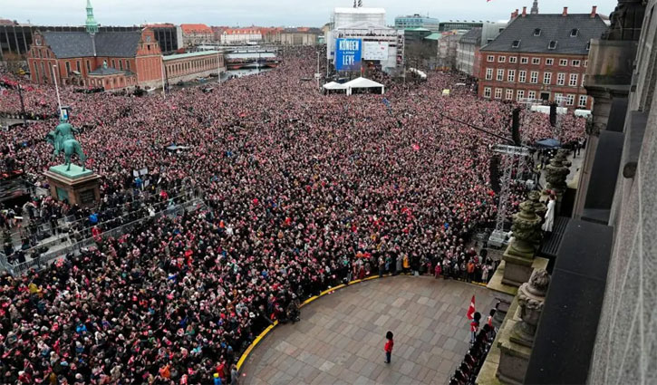 Tens of thousands celebrate as Denmark gets new King