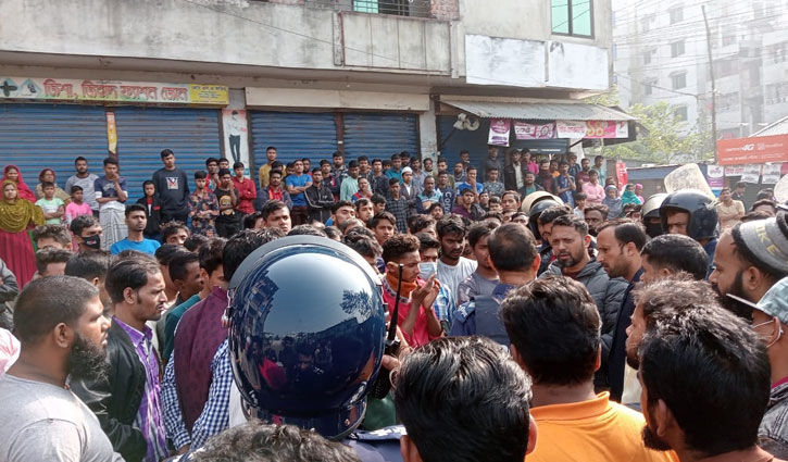 RMG workers stage demo in Gazipur for salary hike