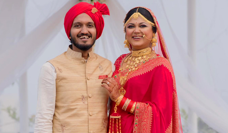 Moushumi Hamid ties the knot