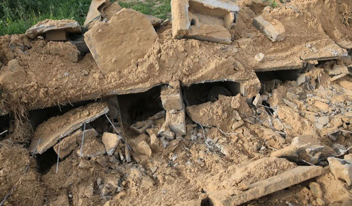 Israeli army destroys 16 cemeteries 