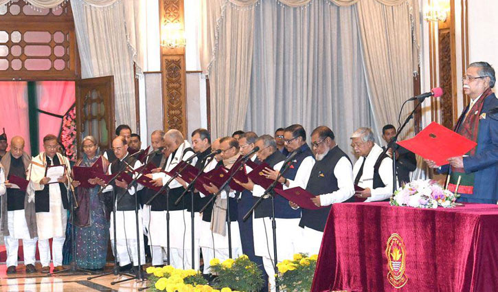 25 ministers, 11 state ministers take oath