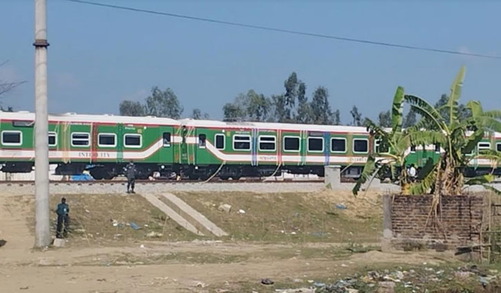 Parjatak Express leaves Dhaka for Cox’s Bazar